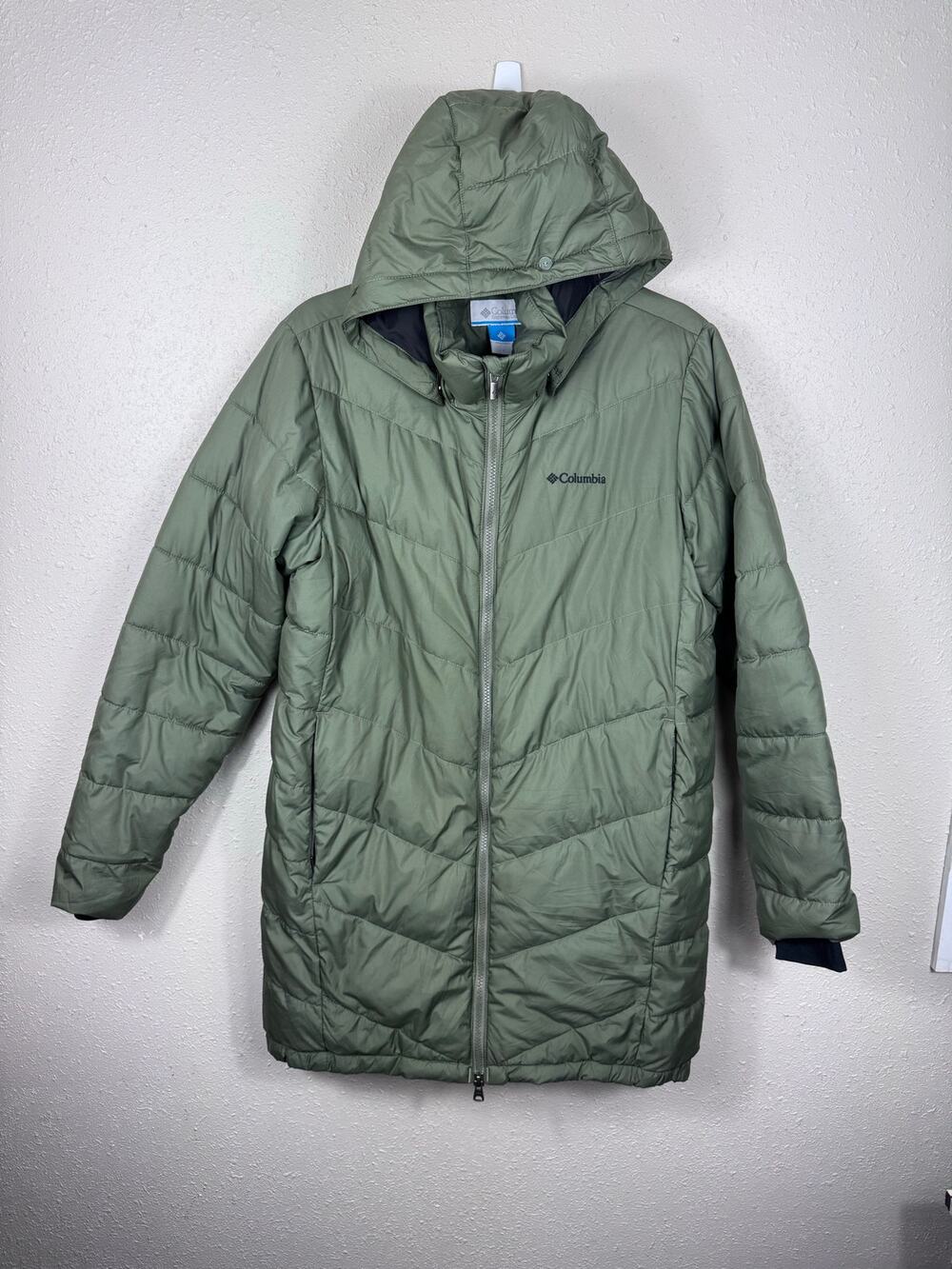 Columbia Women’s Sage Green Winter Jacket Size Large